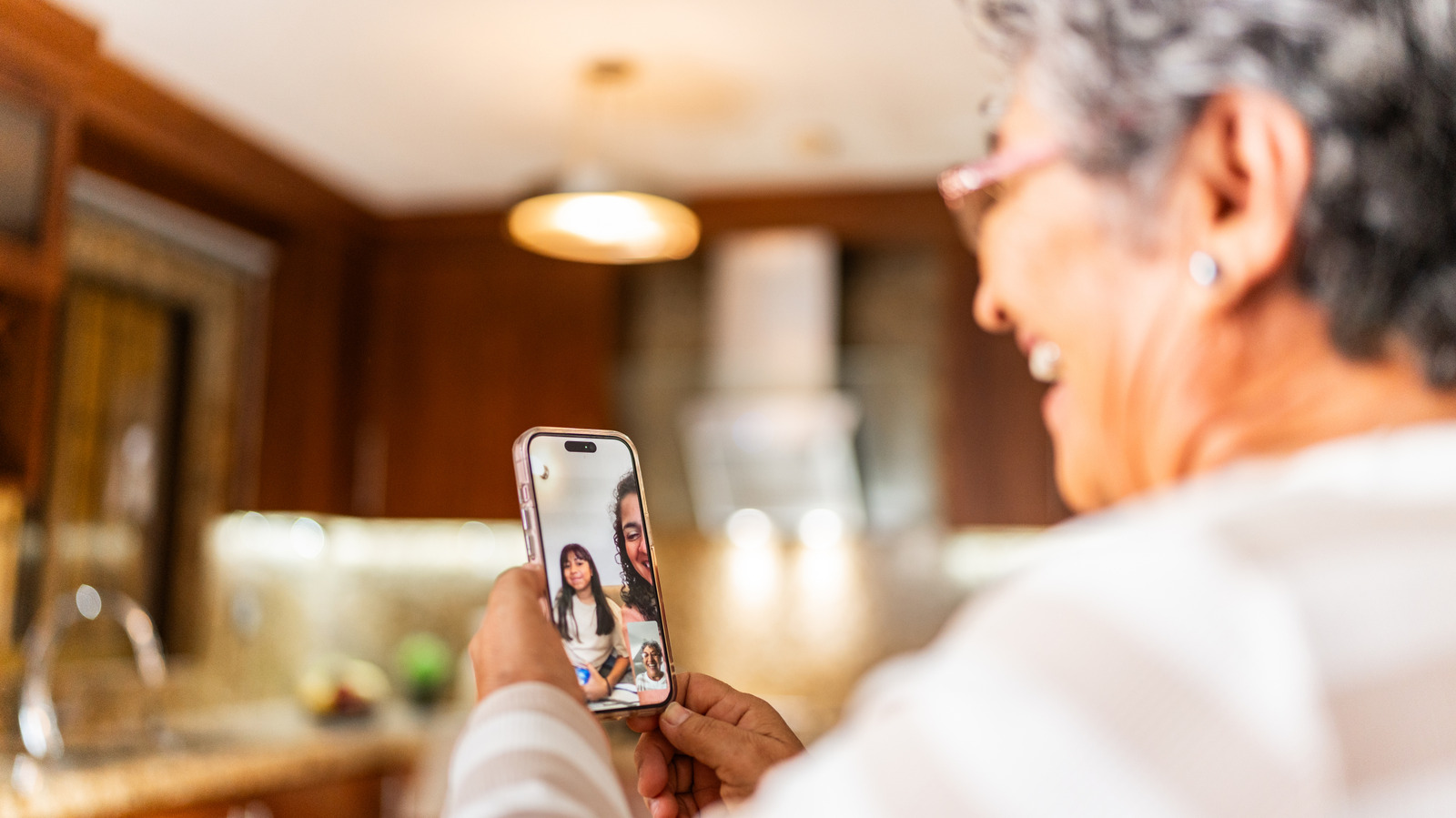 8 Best Senior Phones: Top Rated Options for 2026