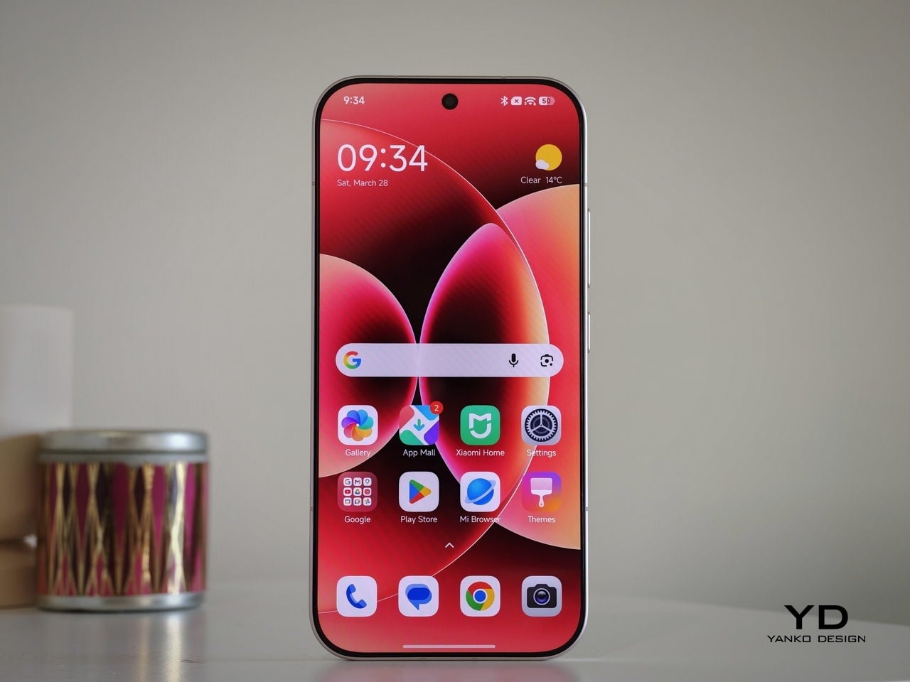 The bright and colorful 6.3-inch LTPO AMOLED display of the Xiaomi 17.