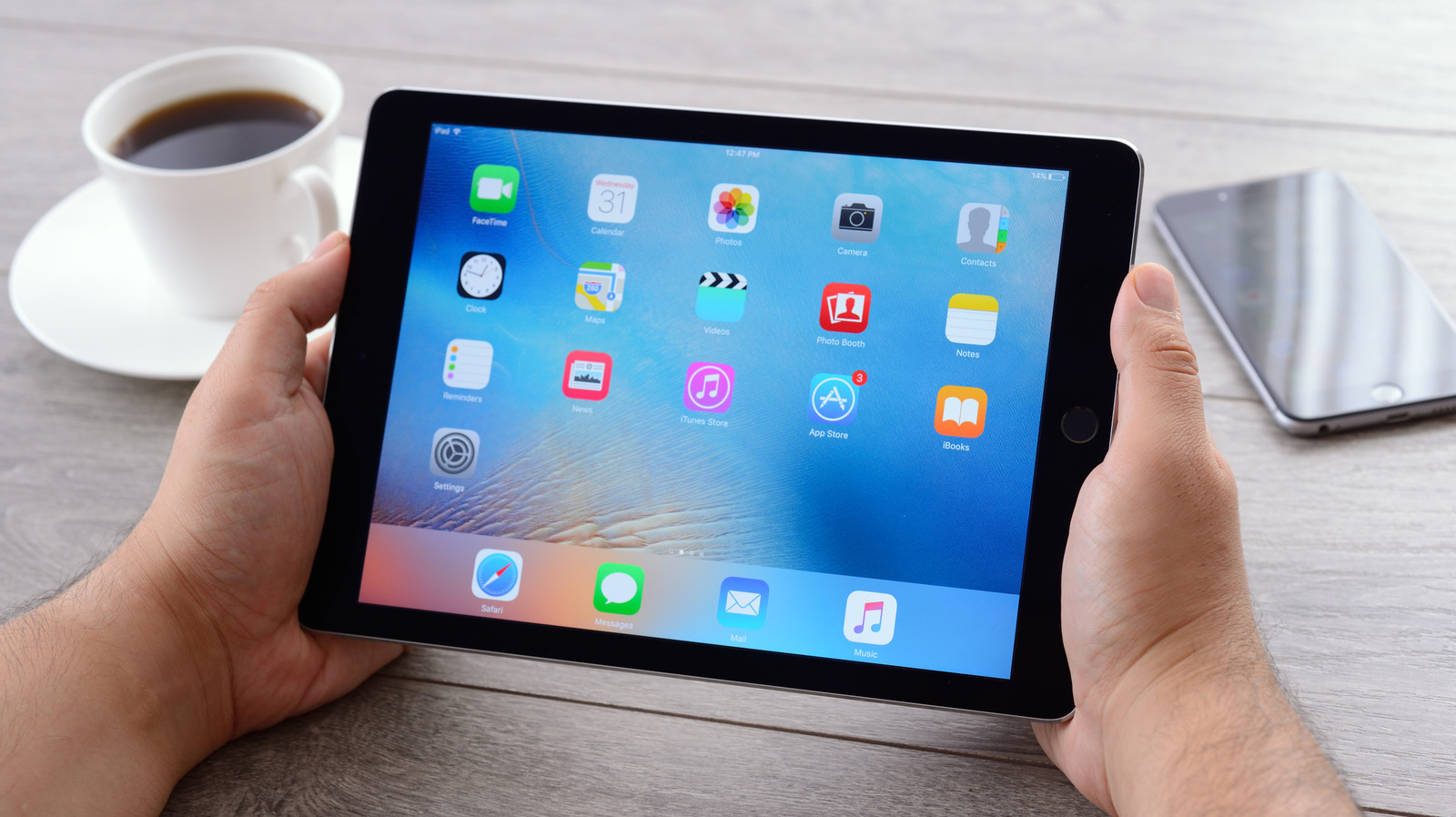 Harvopu Review: The $26 iPad Laptop Replacement