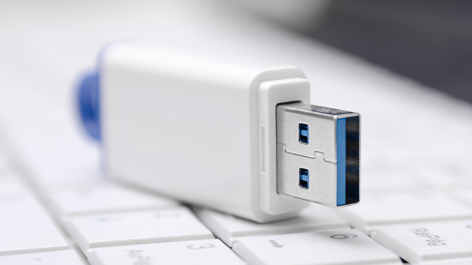 How to Fix Your PC With a USB Recovery Drive