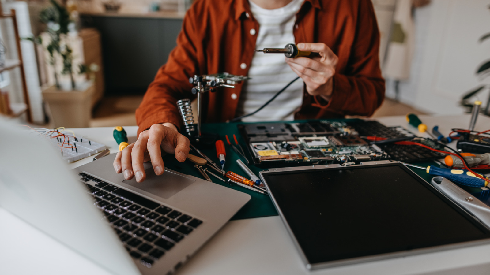 6 Laptop Upgrade Mistakes to Avoid in 2026