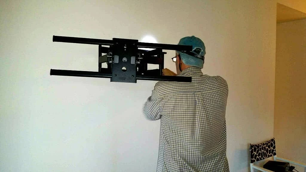 8 Pros and Cons of TV Mounting: Should You Do It?