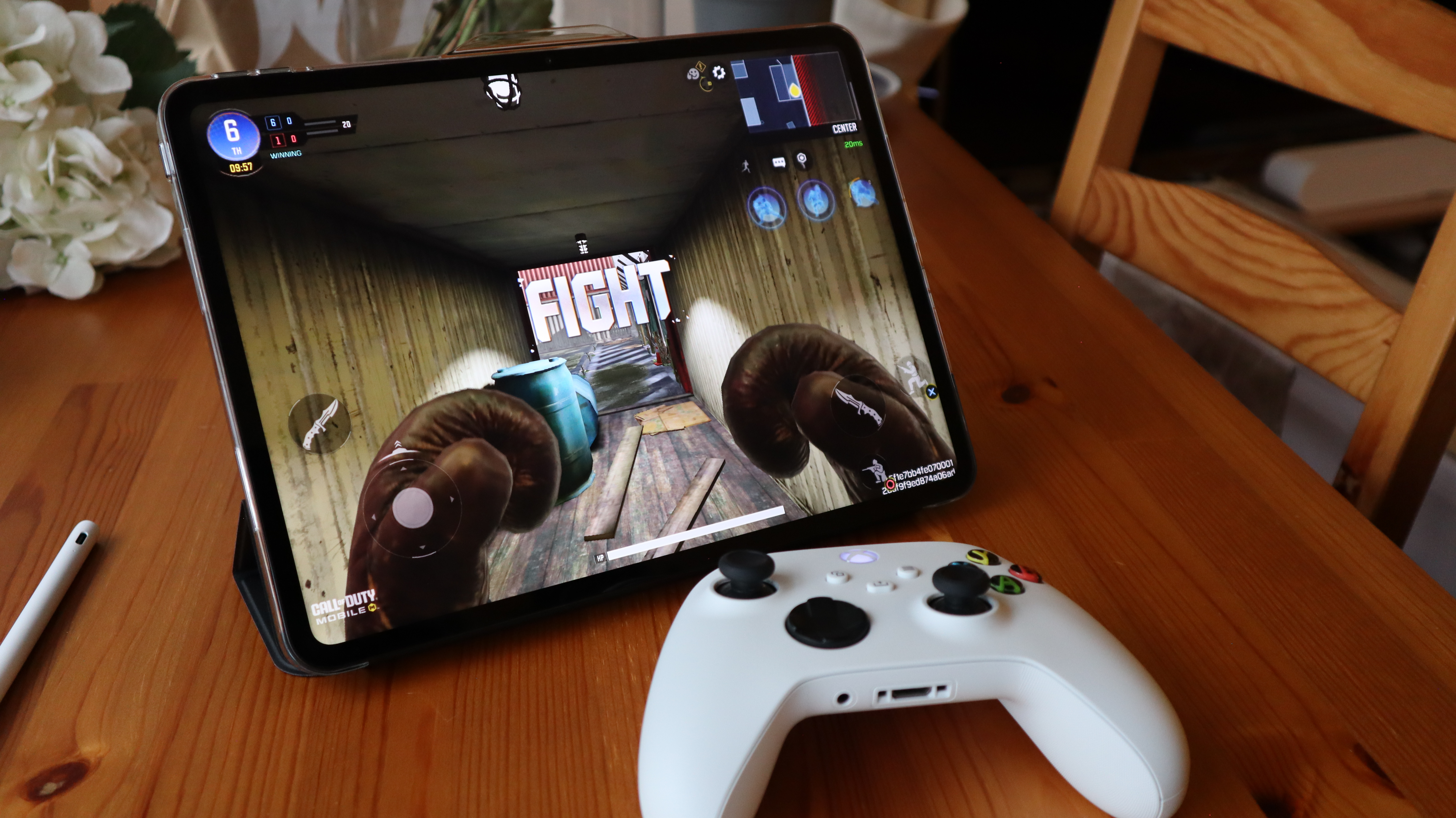 The display of the OnePlus Pad Go 2 showing the Android home screen and high-resolution icons.